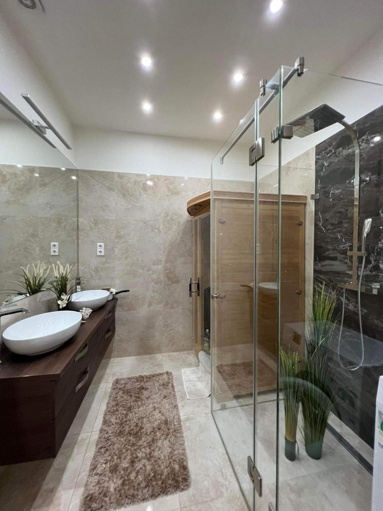 Luxury Dream With A Sauna In The Center Budapeste Exterior foto